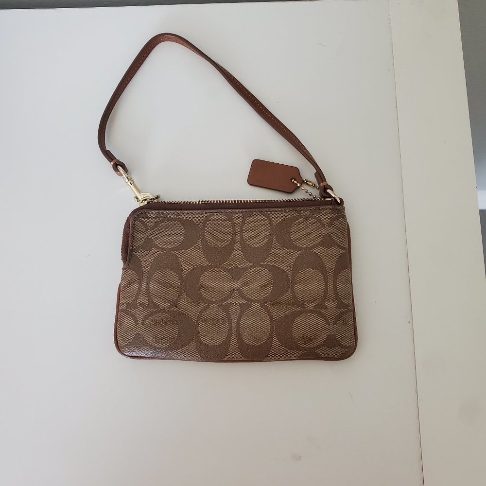 Coach signature wristlet wallet- excellent condition! - Picture 2 of 4